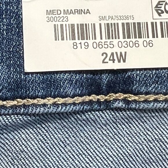 St. John's Bay Women's Stretch Blue Denim Capri Plus Sz 24W Secretly Slender NWT - Picture 5 of 11